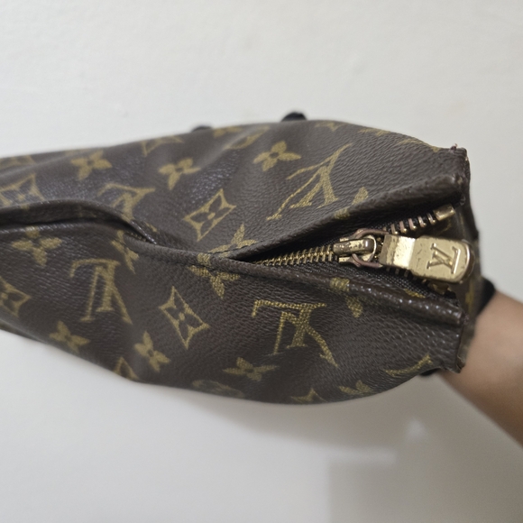 Louis Vuitton Brown Monogram Toiletry Pouch Bag - Picture 9 of 17